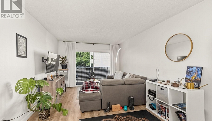 395 Franklyn Road Unit# 304 - Photo 1