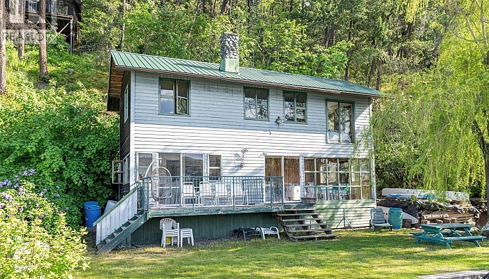 5867 Cosens Bay Road - Photo 1
