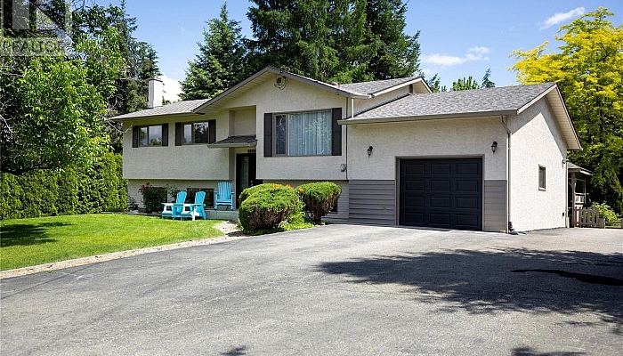 3429 Larch Drive - Photo 1