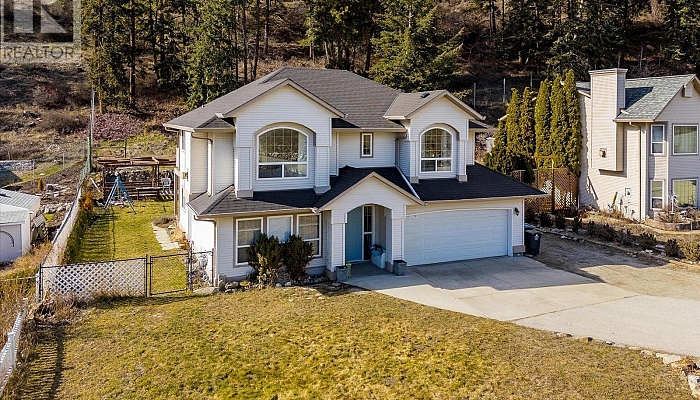 5817 Victoria Street - Photo 1