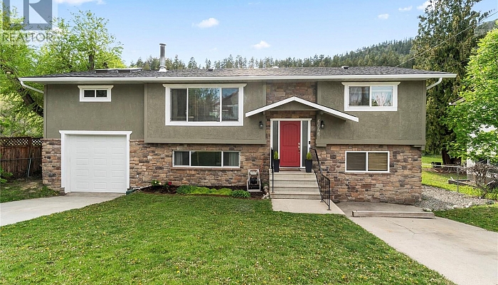 6046 Jackson Crescent - Photo 1