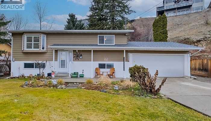 5882 Victoria Street - Photo 1