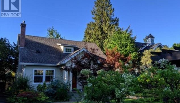 1023 Lawrence Avenue - Photo 1