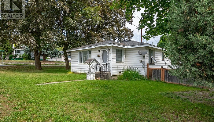 729 Stanley Avenue - Photo 1