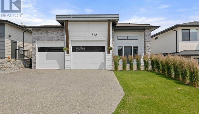 712 Lake Court - Photo 1