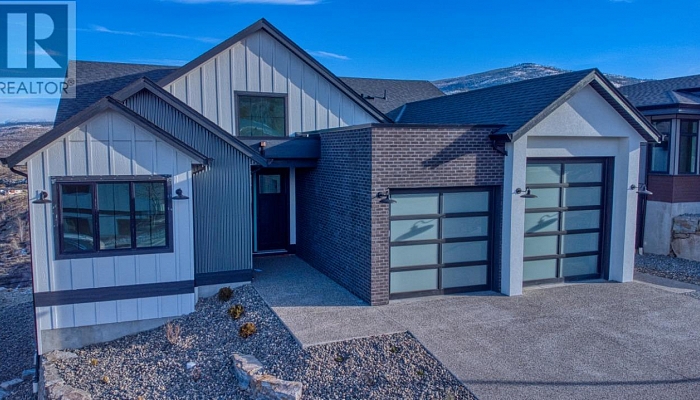 1066 Emslie Street - Photo 1
