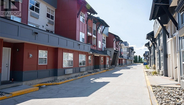 1481 Glenmore Road N Unit# 301 - Photo 1