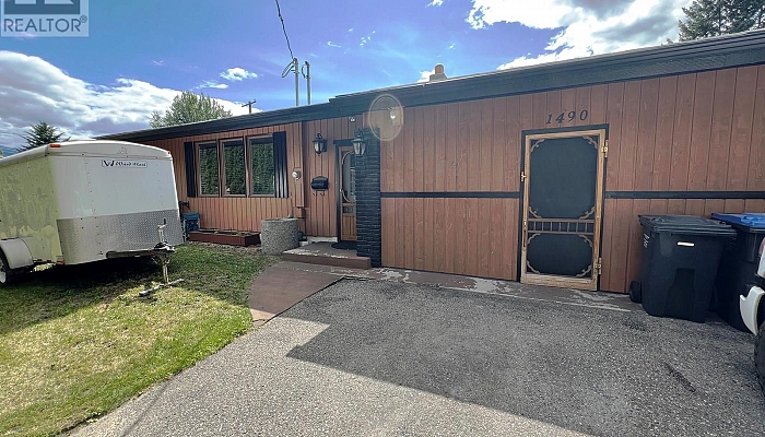 1490 Hollywood Road - Photo 1