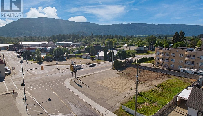 606 George Street - Photo 1