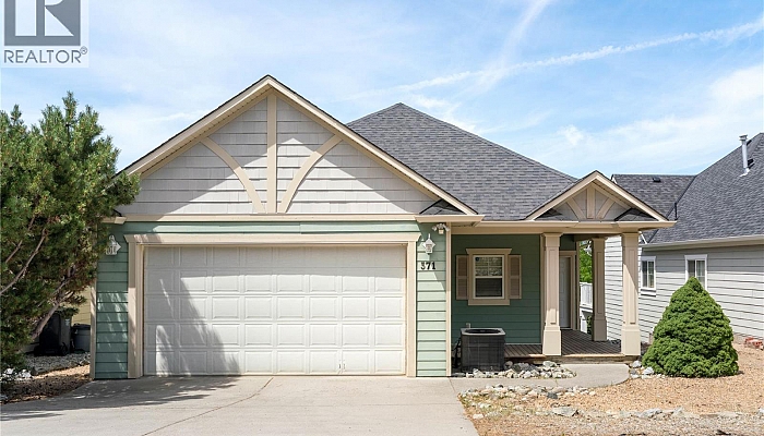 371 MCCARREN Avenue - Photo 1