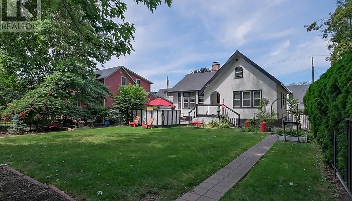 870 Bernard Avenue - Photo 1
