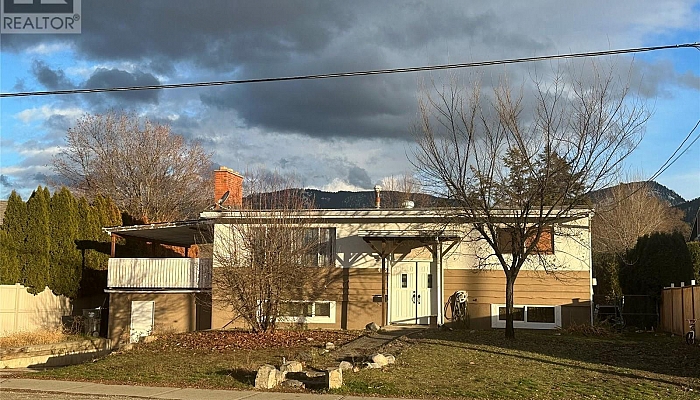 475 Hollywood Road S - Photo 1