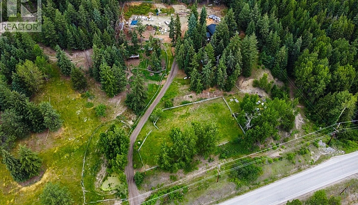 8600 33 Highway - Photo 1