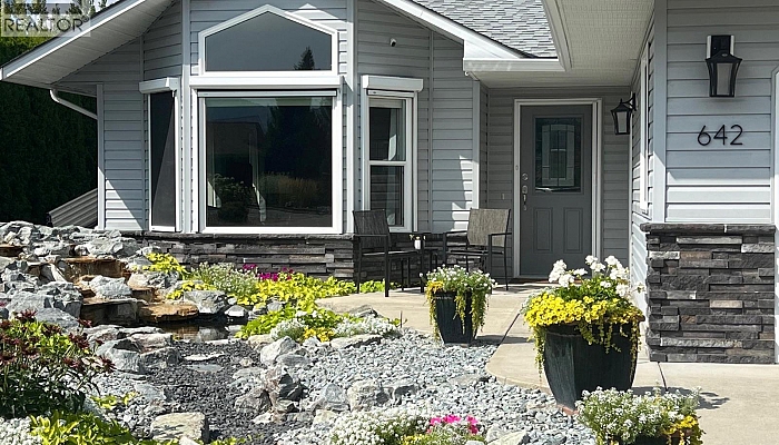642 6th Avenue - Photo 1