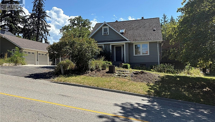 2502 25 Avenue - Photo 1