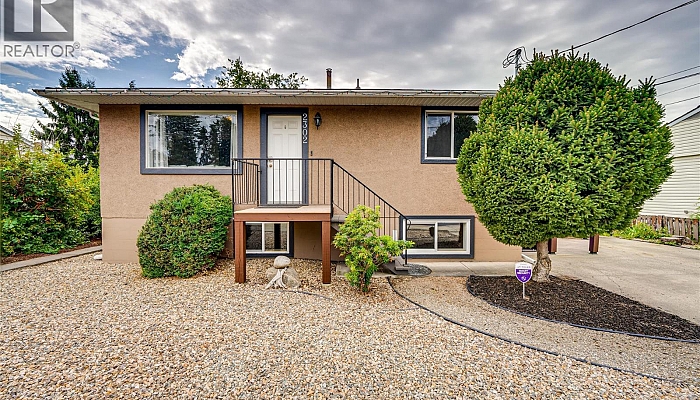 2302 42 Avenue - Photo 1