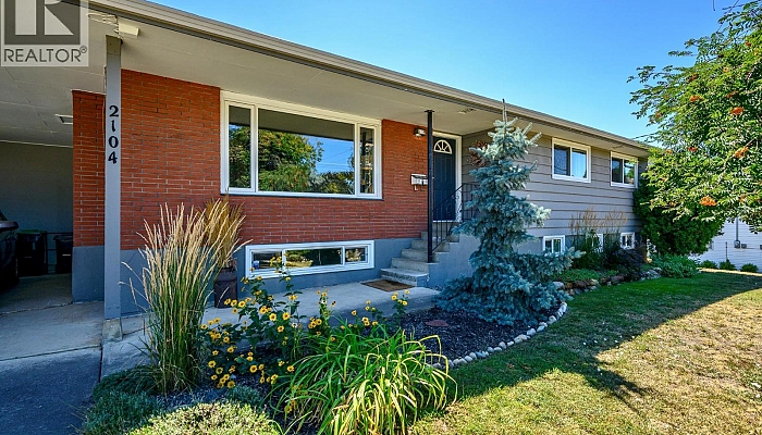 2104 25 Avenue - Photo 1