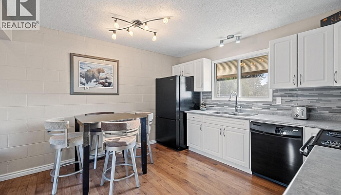 1040 Glenmore Drive - Photo 1