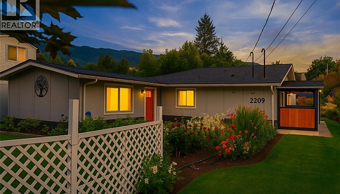 2209 Rosedale Avenue - Photo 1