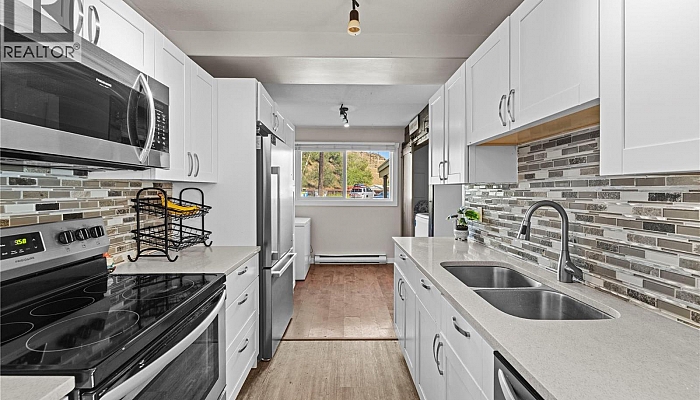 700 Collingwood Drive Unit# 4 - Photo 1