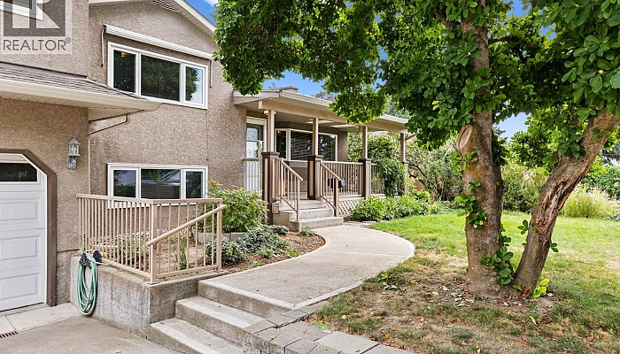 983 Glengarry Street - Photo 1