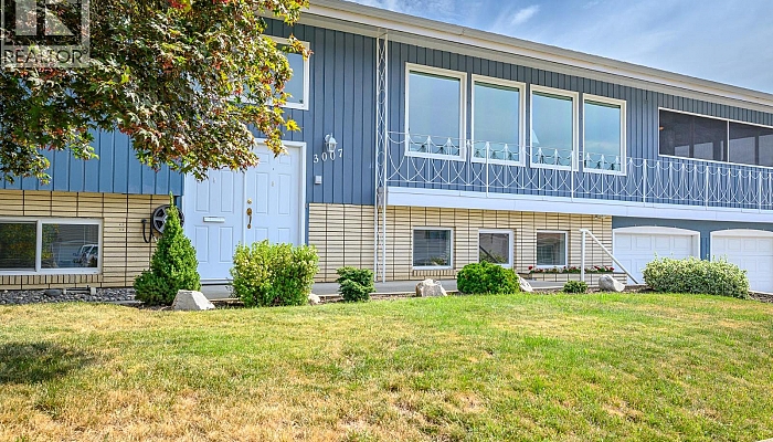 3007 13 Street - Photo 1