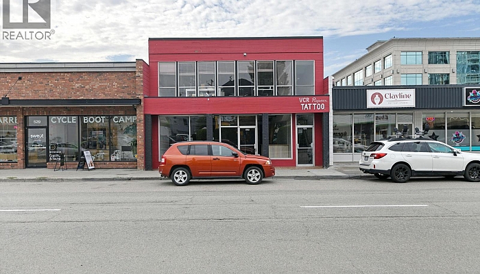 525 - 527 Lawrence Avenue - Photo 1