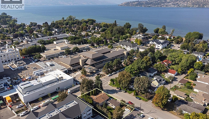 408 Royal Avenue - Photo 1