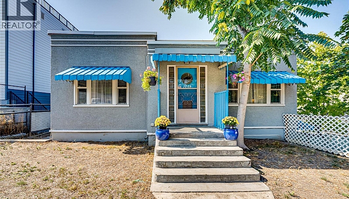 2208 32 Street - Photo 1