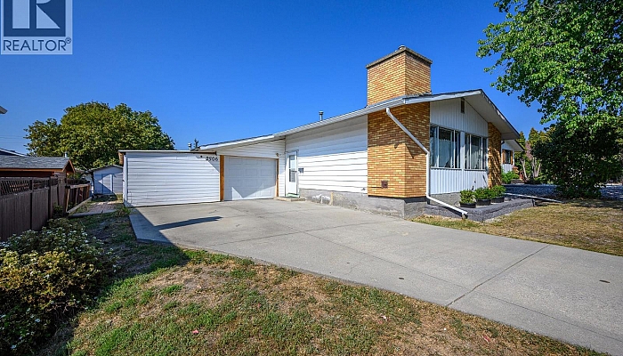 2506 14 Street - Photo 1