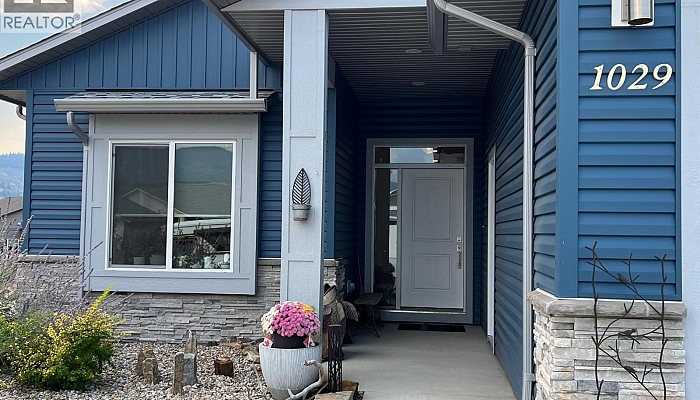 1029 10th Avenue - Photo 1