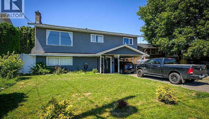 531 BAYWOOD Crescent - Photo 1