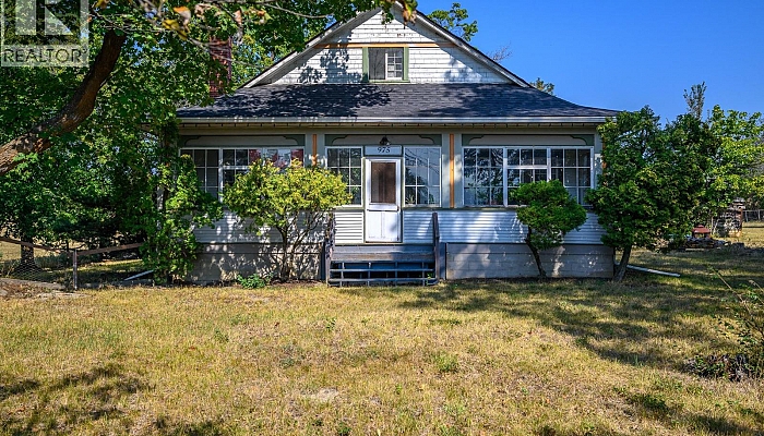 975 25 Avenue - Photo 1