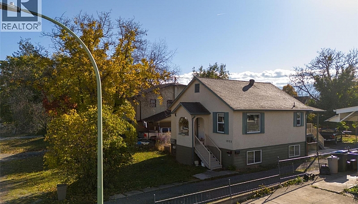 1025 Laurier Avenue - Photo 1