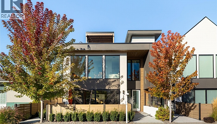 884 Patterson Avenue - Photo 1