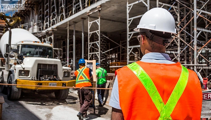 565 Bernard Avenue - Photo 1