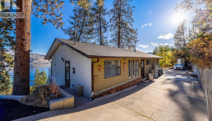 5821 Atkinson Crescent - Photo 1