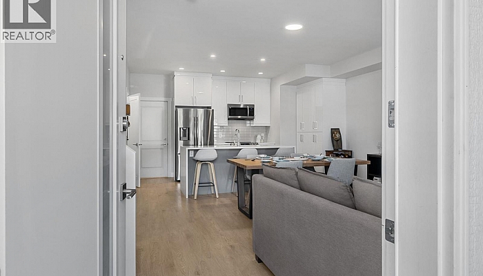 115 Wyndham Crescent Unit# 12 - Photo 1