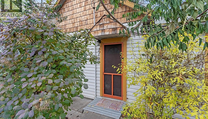 2108 33 Street - Photo 1