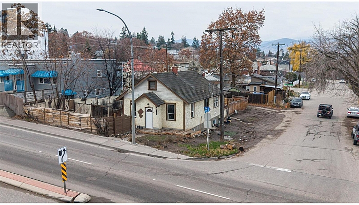 2214 32 Street - Photo 1