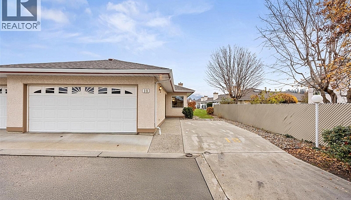 1874 Parkview Crescent Unit# 18 - Photo 1