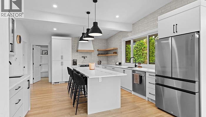 1511 Lambert Avenue - Photo 1