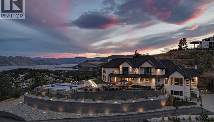 1520 Vineyard Drive - Photo 1