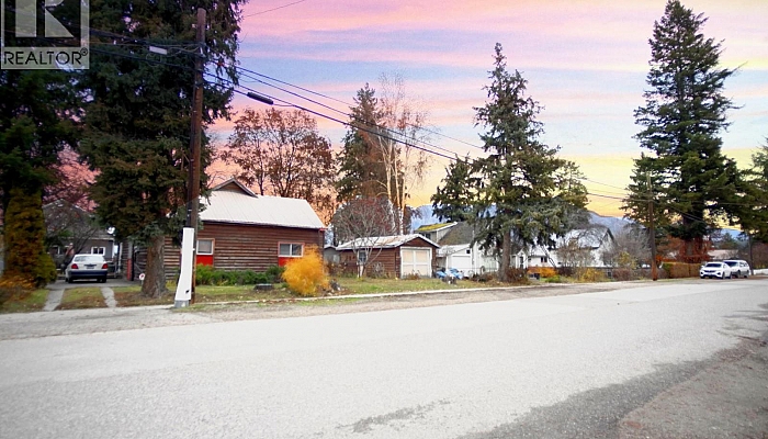 611 REGENT Avenue - Photo 1