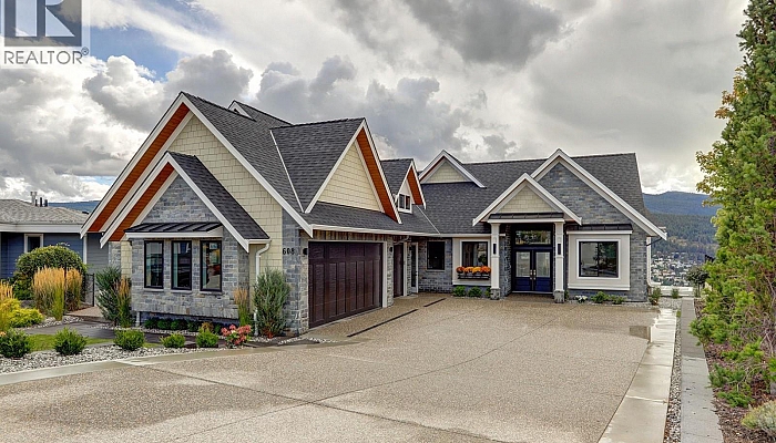 608 Mt Ida Crescent - Photo 1