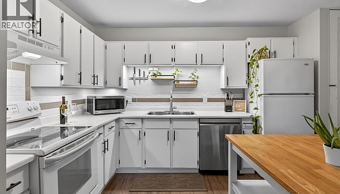 1640 Ufton Court Unit# 114 - Photo 1