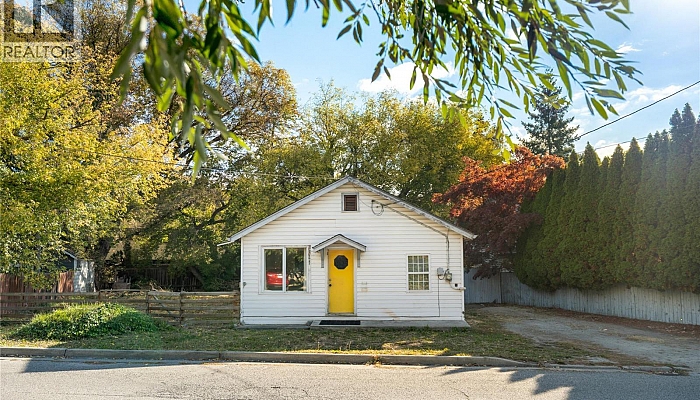 1923 Lindahl Street - Photo 1