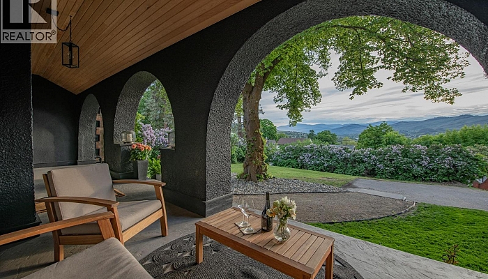 2505 23 Street - Photo 1