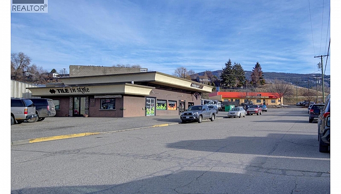 2203 18 Avenue - Photo 1