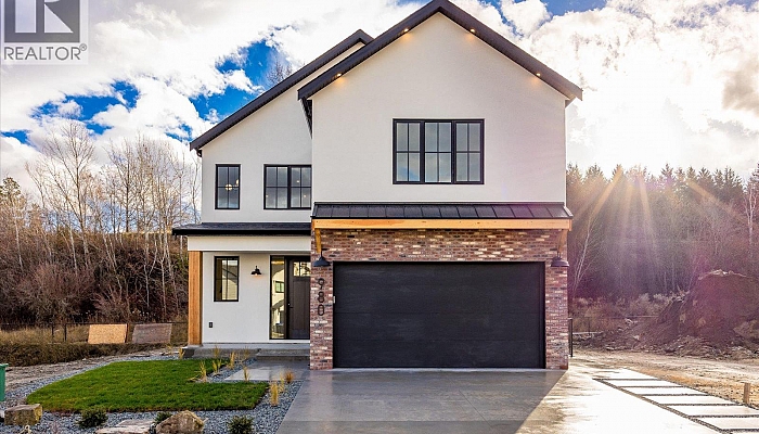 980 Bull Crescent - Photo 1